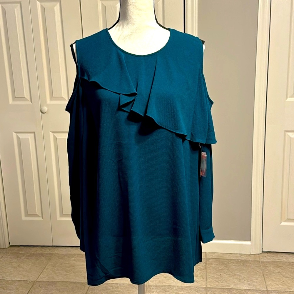 NWT Vince Camuto Cold-shoulder Textured Blouse